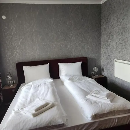 костадинов 1